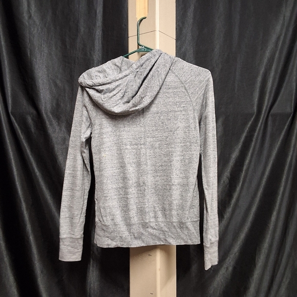 Nike Gray Sweatshirt Cozy and Stylish - Picture 8 of 9